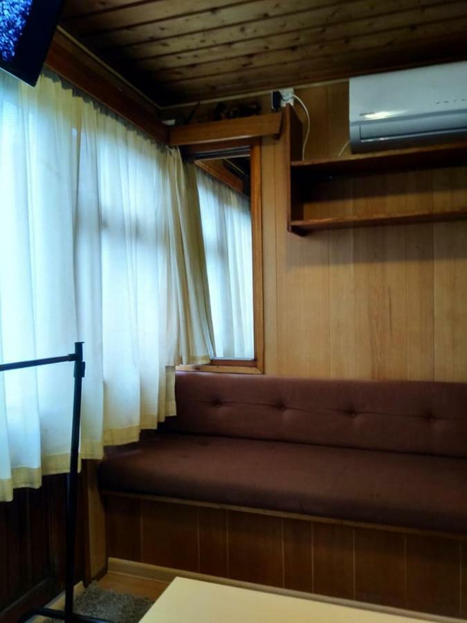 Two Rooms Rustic House - Self Check-In بوخارست المظهر الخارجي الصورة